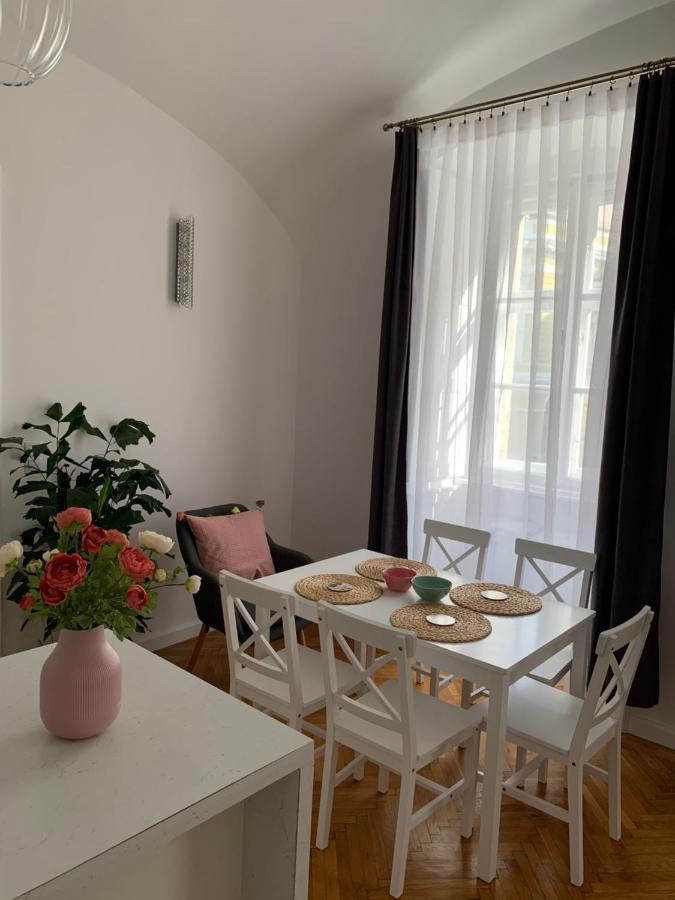 Forst-Haz Apartman Eger Exteriör bild