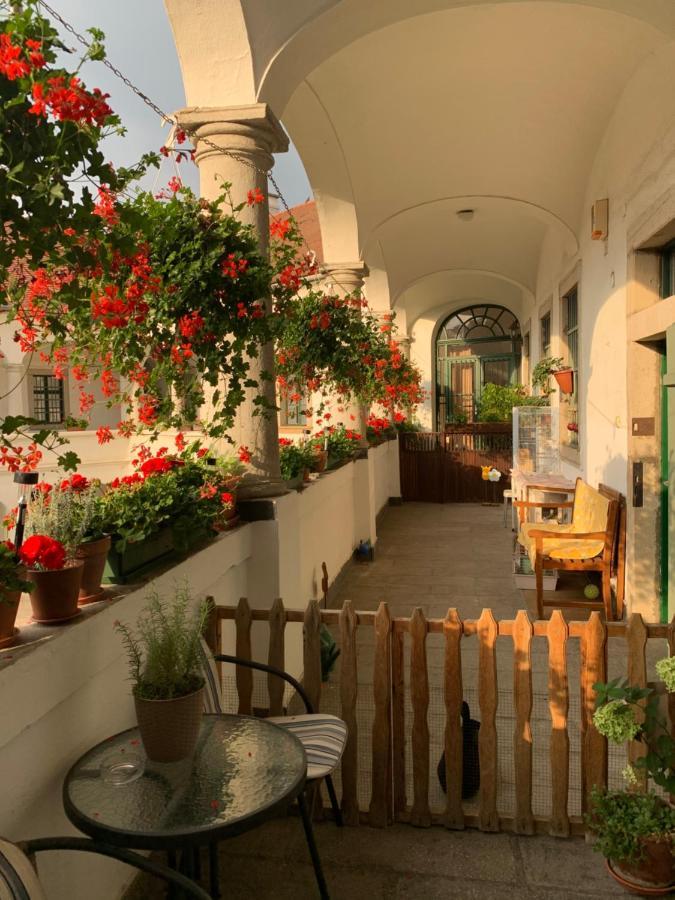 Forst-Haz Apartman Eger Exteriör bild