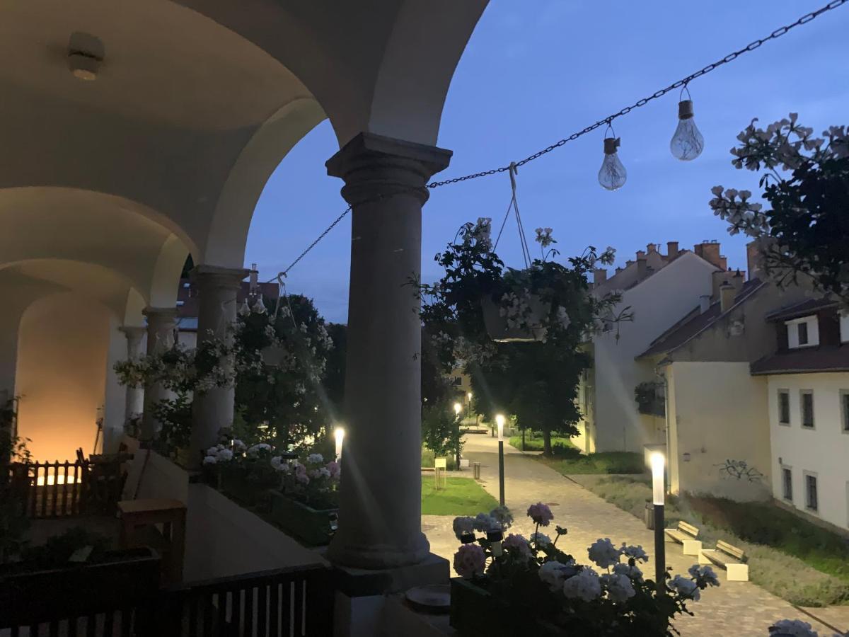 Forst-Haz Apartman Eger Exteriör bild